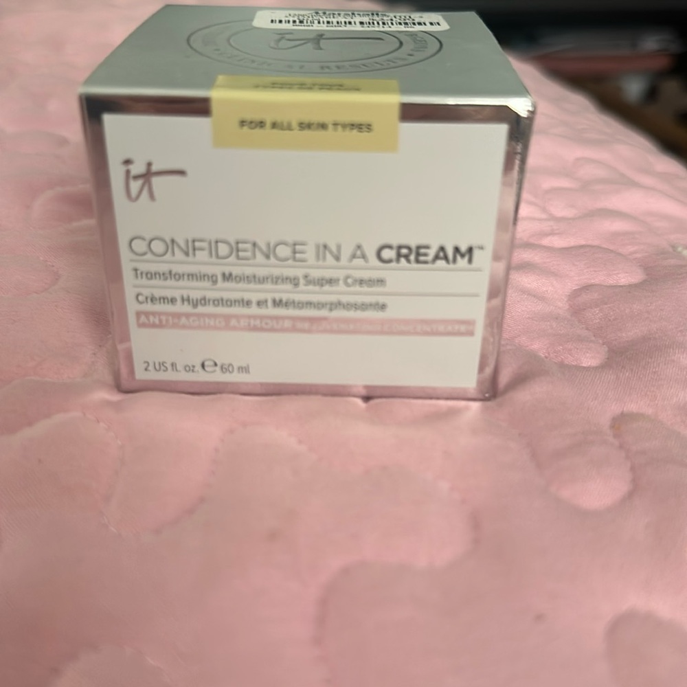 it Cosmetics Confidence in a Crean